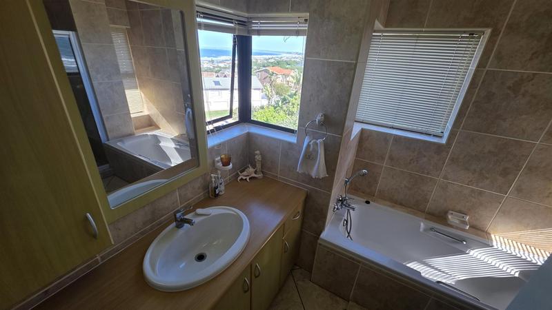 3 Bedroom Property for Sale in Glentana Western Cape